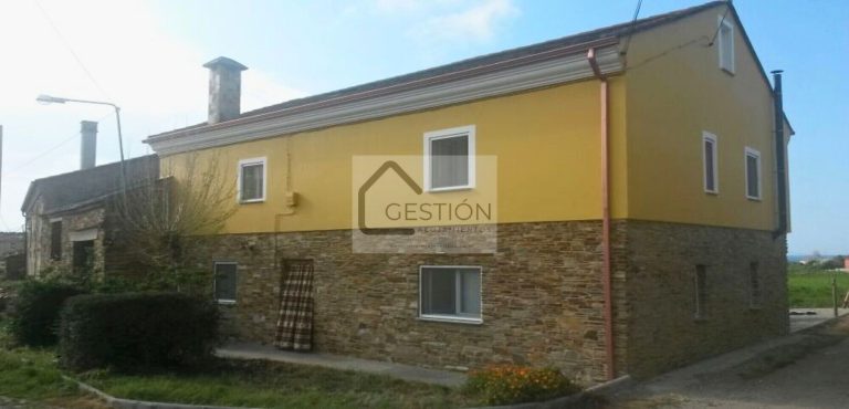 Casa en Ribadeo con fachada exterior cerca de la Playa de las Catedrales en A Devesa