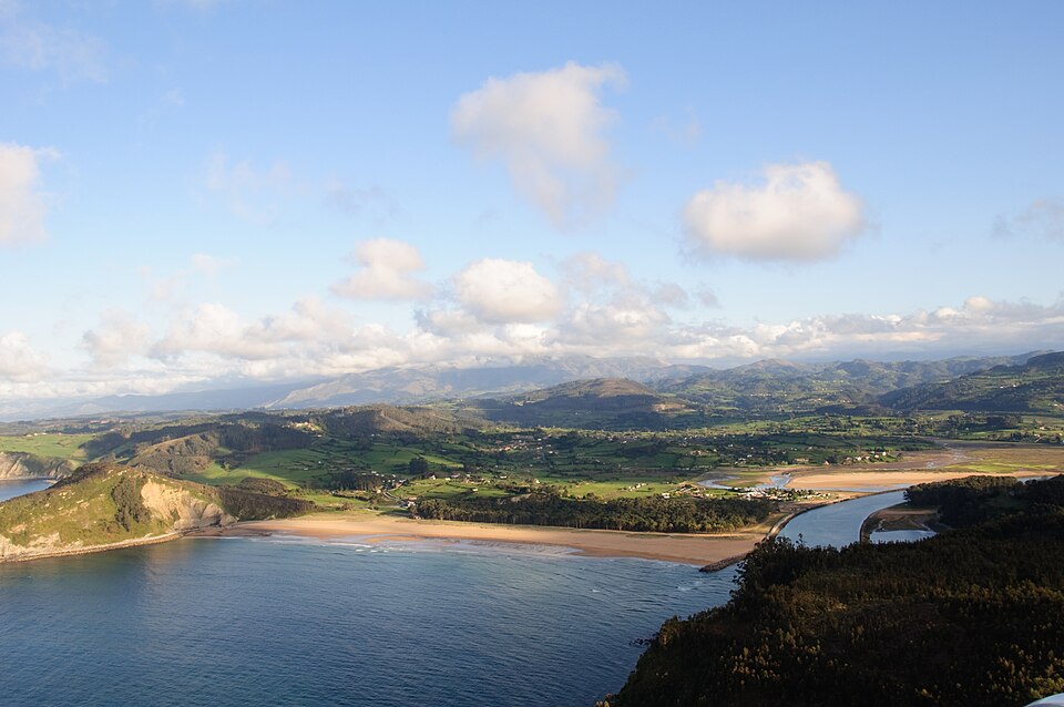 Alojamientos en Villaviciosa cerca de la Playa de Rodiles y la costa de Asturias