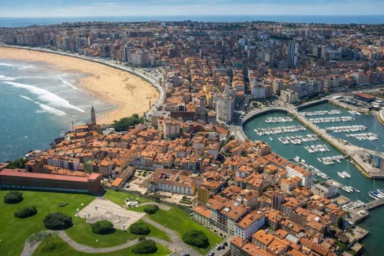 Alojamientos en Gijón junto a la costa asturiana